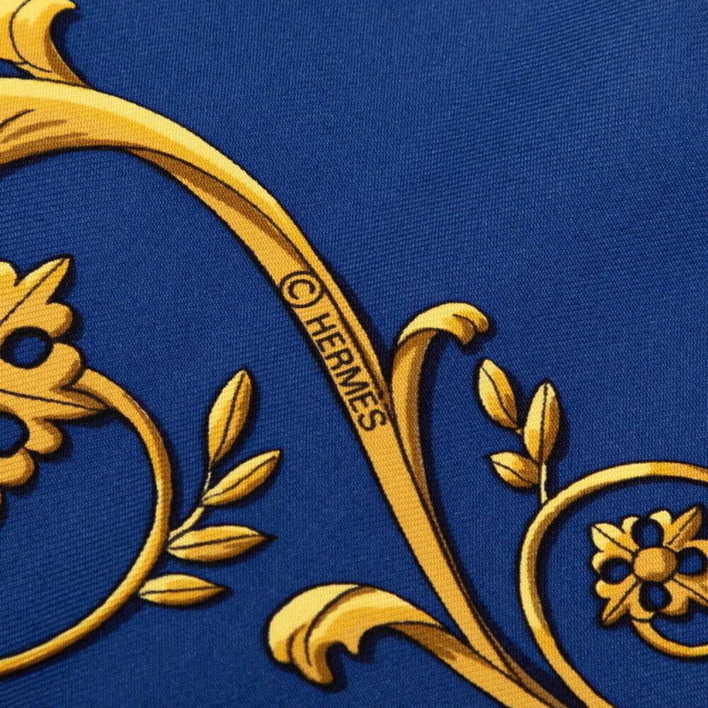 Hermes Carre 90 La Promenade de Longchamps (A Walk to Longchamp) Scarf/Muffle... - Picture 4 of 6